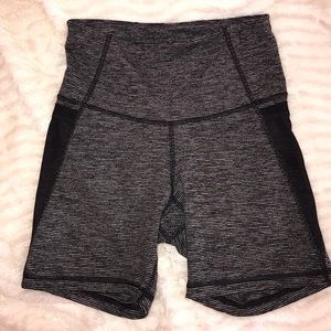 Old navy active shorts with pockets!